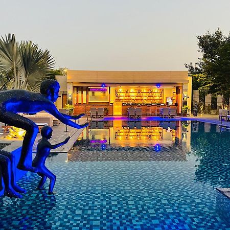 The Grand Arc Hotel & Convention Centre Shahjahanpur Dış mekan fotoğraf