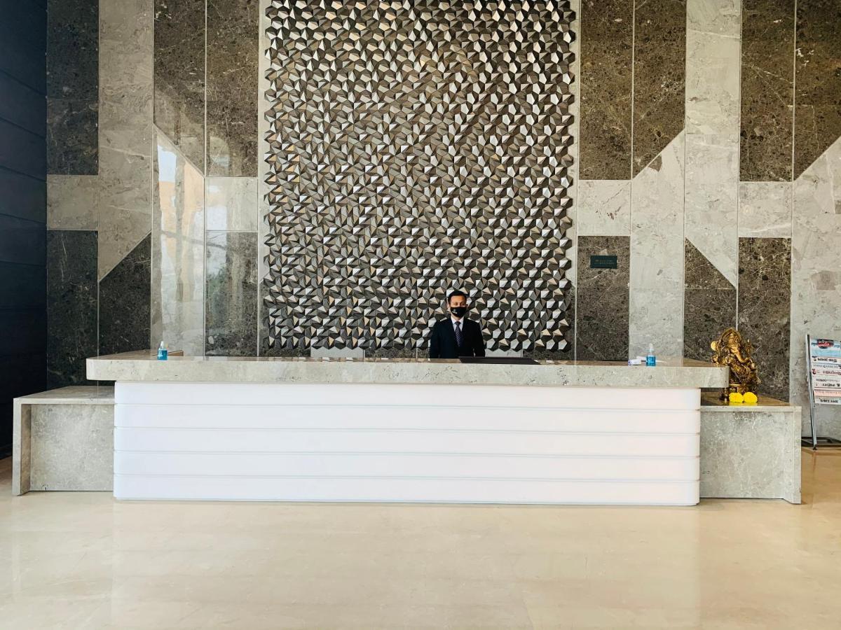 The Grand Arc Hotel & Convention Centre Shahjahanpur Dış mekan fotoğraf