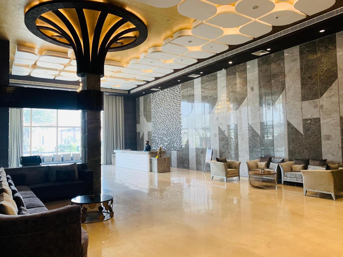 The Grand Arc Hotel & Convention Centre Shahjahanpur Dış mekan fotoğraf