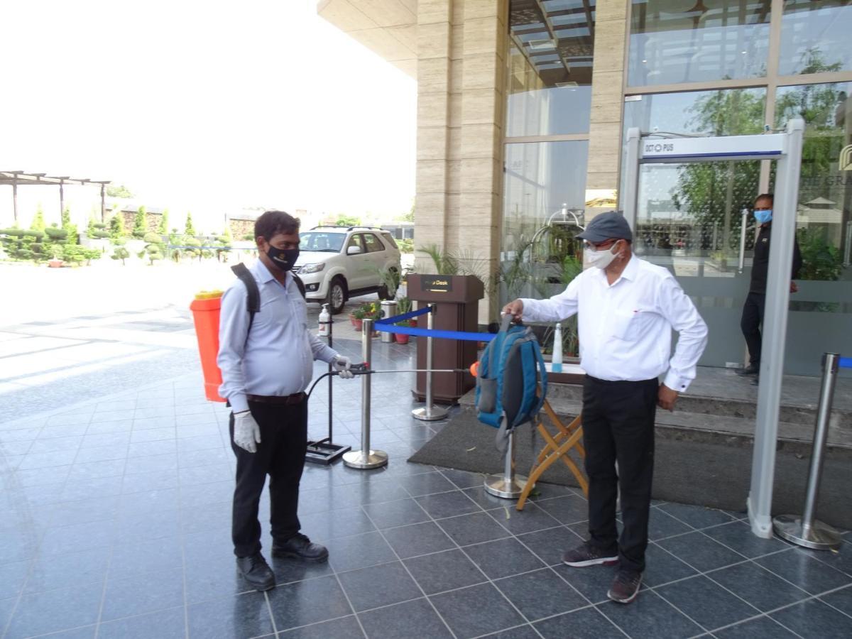 The Grand Arc Hotel & Convention Centre Shahjahanpur Dış mekan fotoğraf