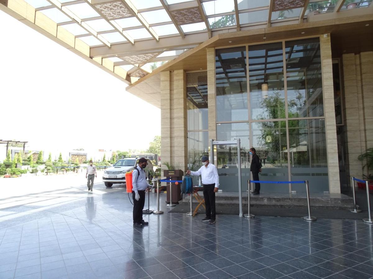 The Grand Arc Hotel & Convention Centre Shahjahanpur Dış mekan fotoğraf