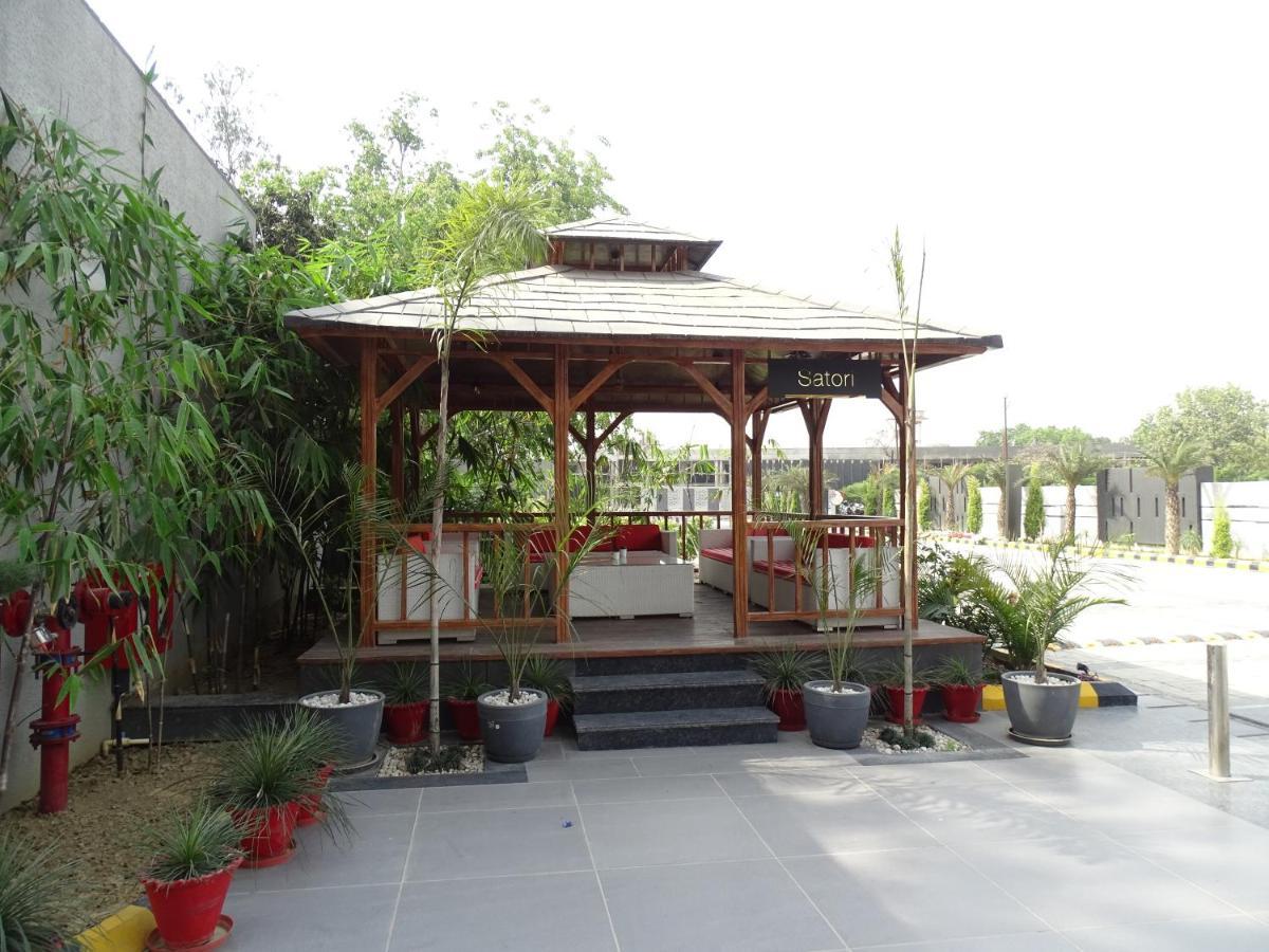 The Grand Arc Hotel & Convention Centre Shahjahanpur Dış mekan fotoğraf