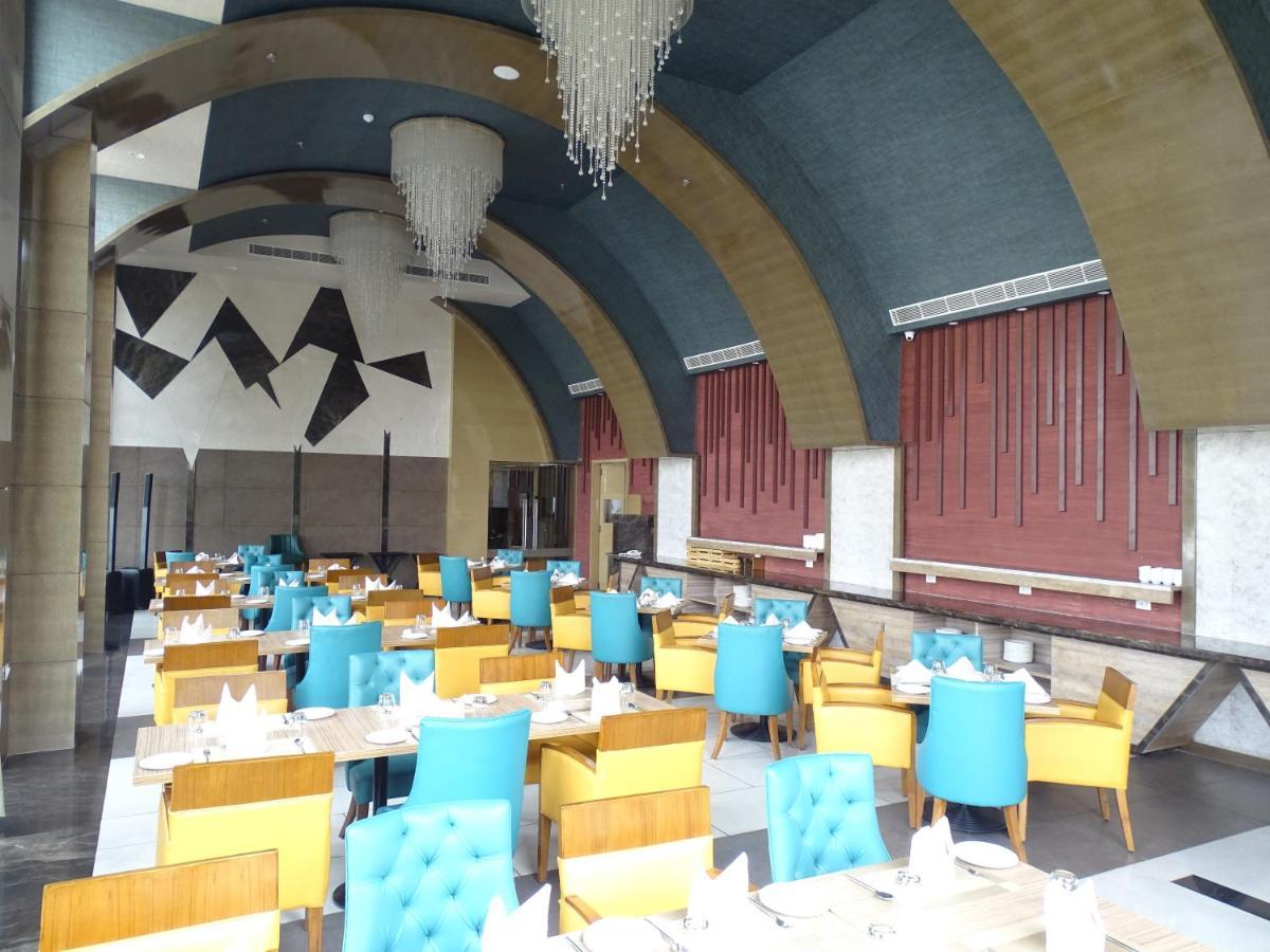 The Grand Arc Hotel & Convention Centre Shahjahanpur Dış mekan fotoğraf