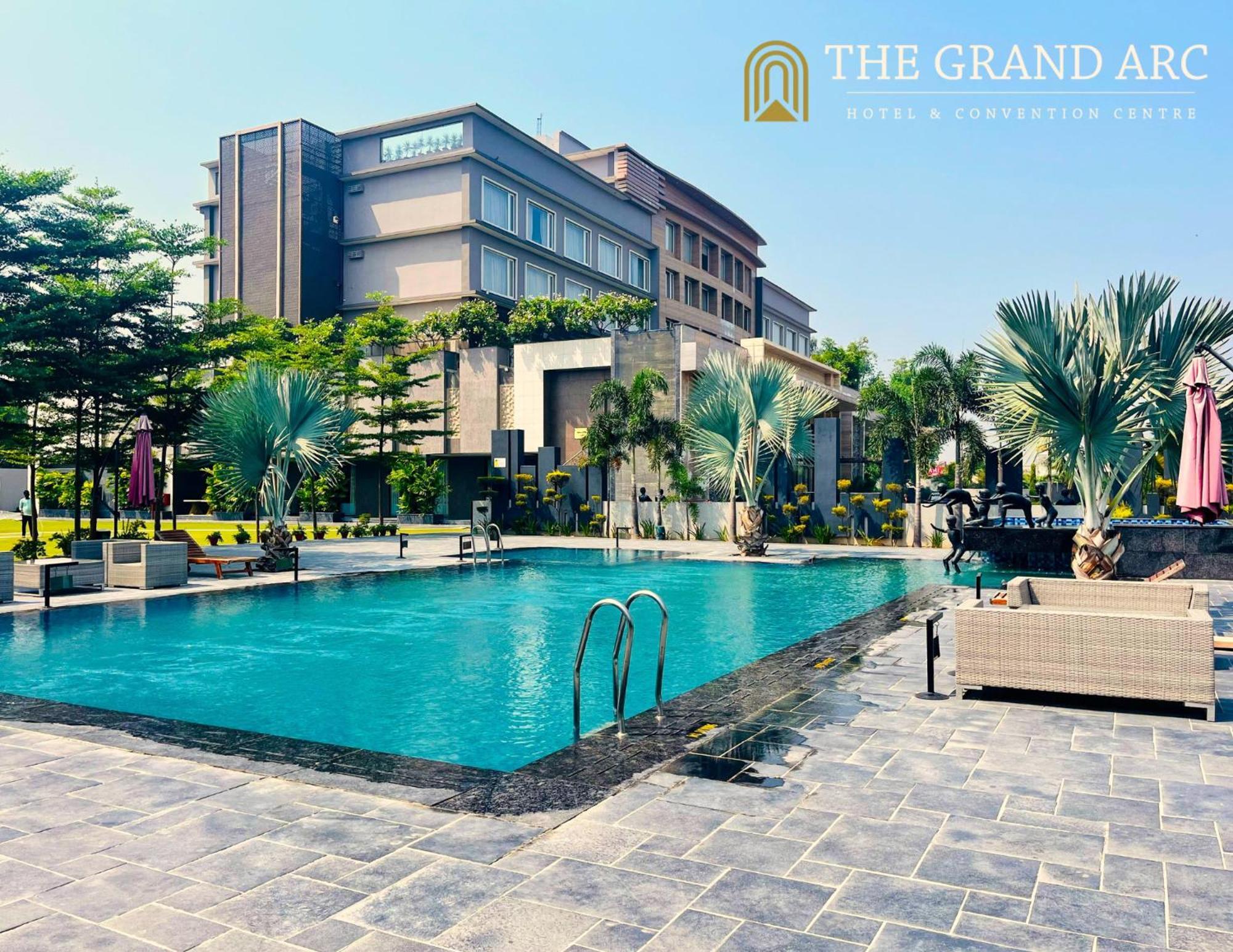 The Grand Arc Hotel & Convention Centre Shahjahanpur Dış mekan fotoğraf